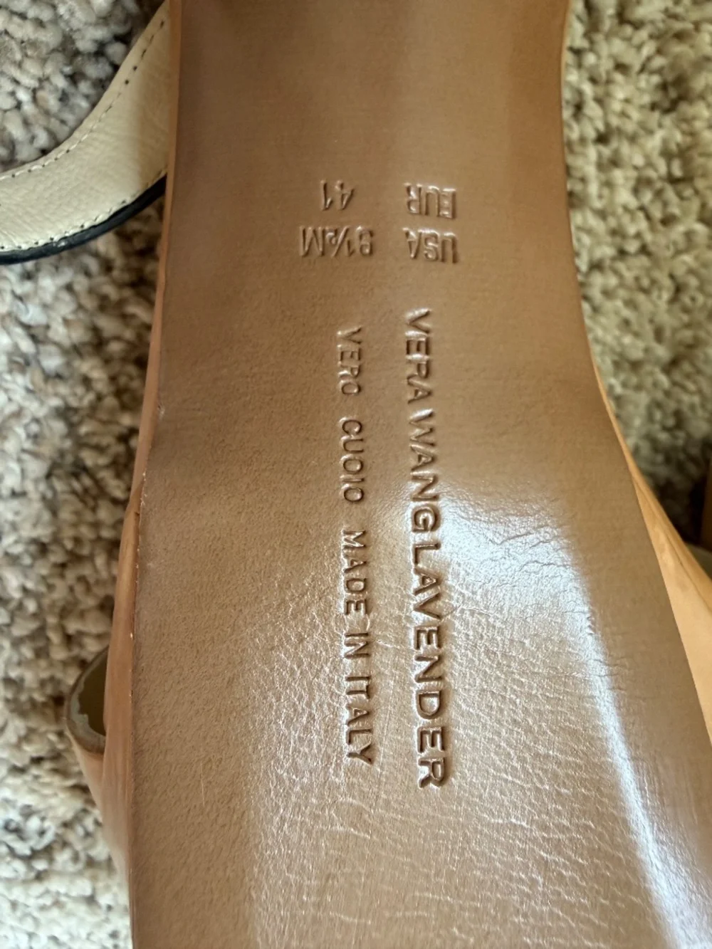 Vera Wang Leather tan and black Heels